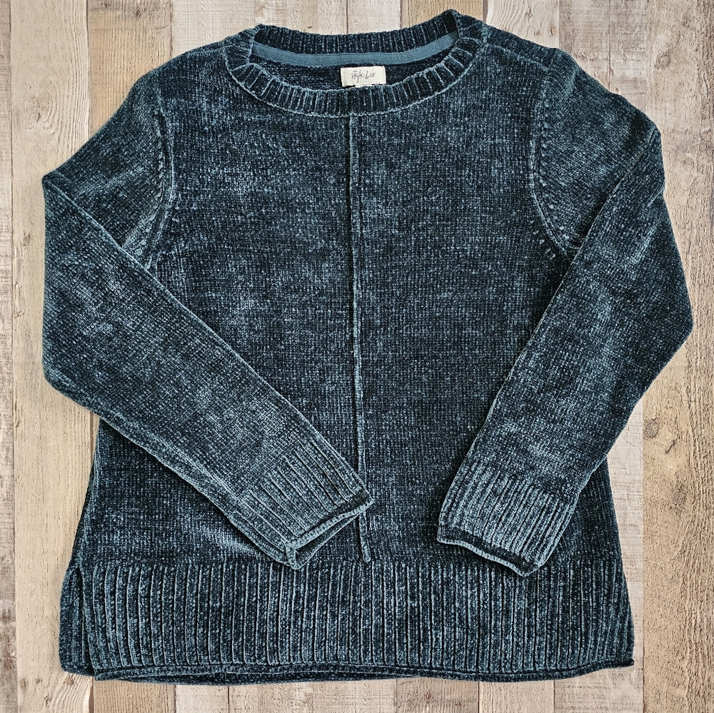 Hunter green sweater